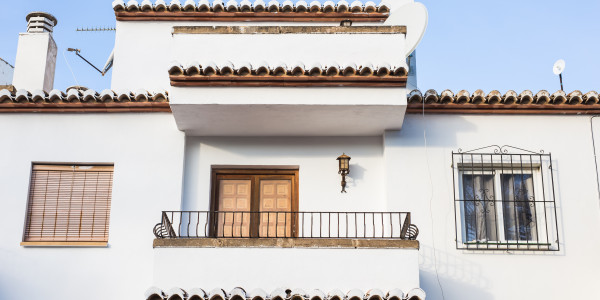 Pintar Fachadas de Casas Unifamiliares / Chalets en Móstoles · Pinturas Especiales Anticorrosivas y de Alta Resistencia