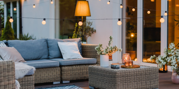 Pintar Fachadas de Casas Unifamiliares / Chalets en Móstoles · Pintura para Pintar Patios y Jardines