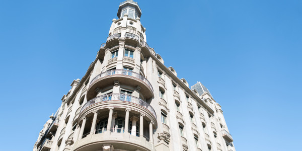 Pintar Fachadas de Empresas / Negocios / Locales Comerciales en Móstoles · Restauración de Fachadas Antiguas