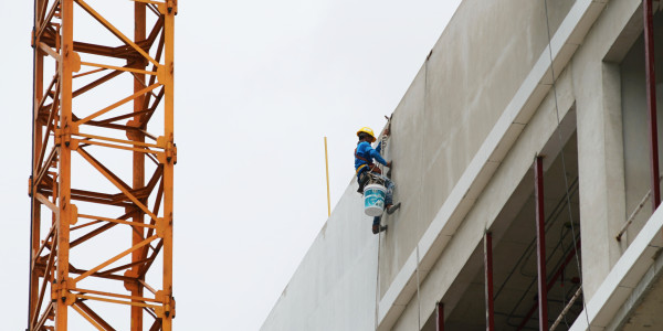 Trabajos Verticales en Fachadas de Edificios / Viviendas en Móstoles · Pintar Edificios de Construcción de Obra Nueva